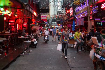 Čtvrť zábavy a lechtivých radovánek  - navštivte Patpong v Bangkoku